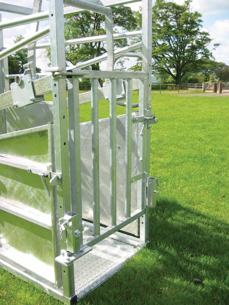 Universal Any Hand Rear Cattle Crush Gate